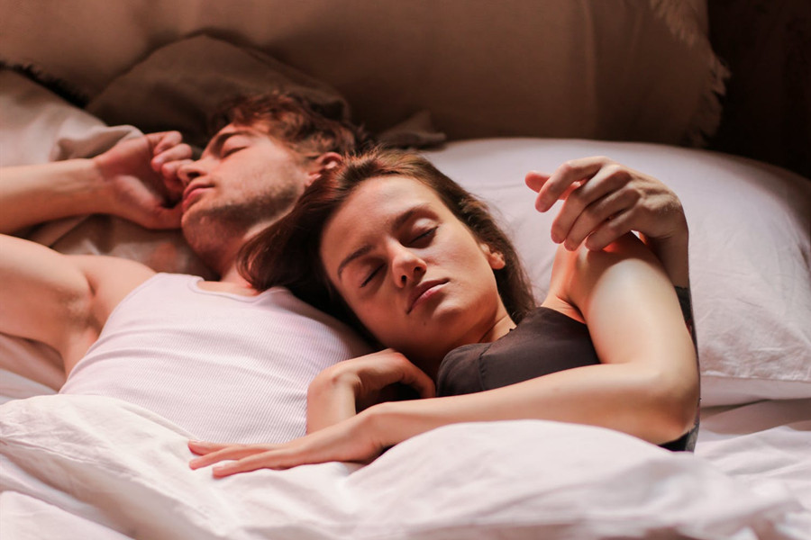 深圳市侦探公司：女人出轨的5大蛛丝马迹